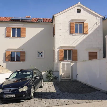 Apartment M&j