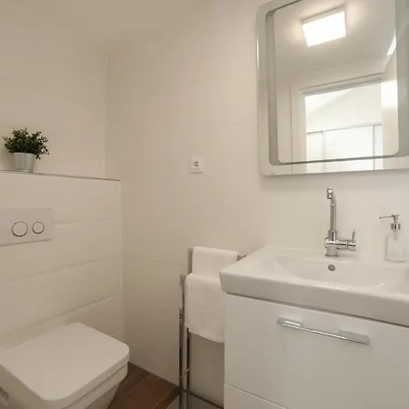 M&j Apartment Sutivan